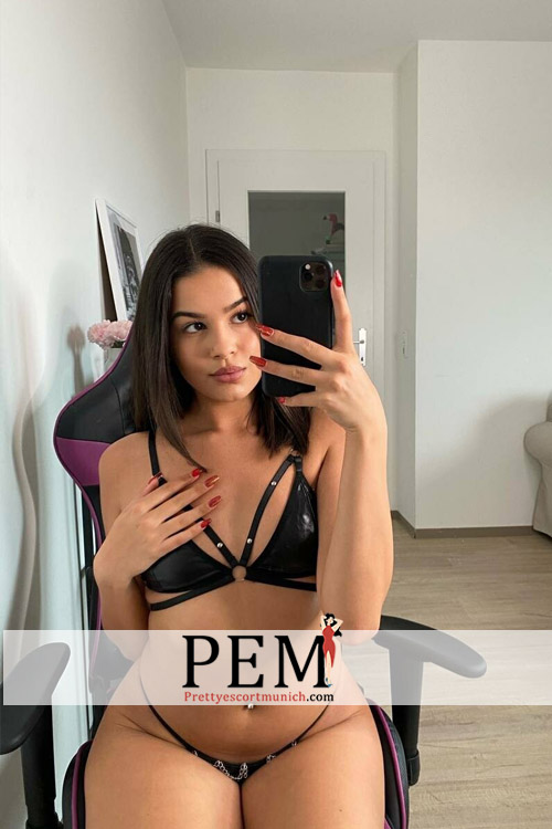 MEGANXOXO1 Female,English,46-50kg,European,Ladies