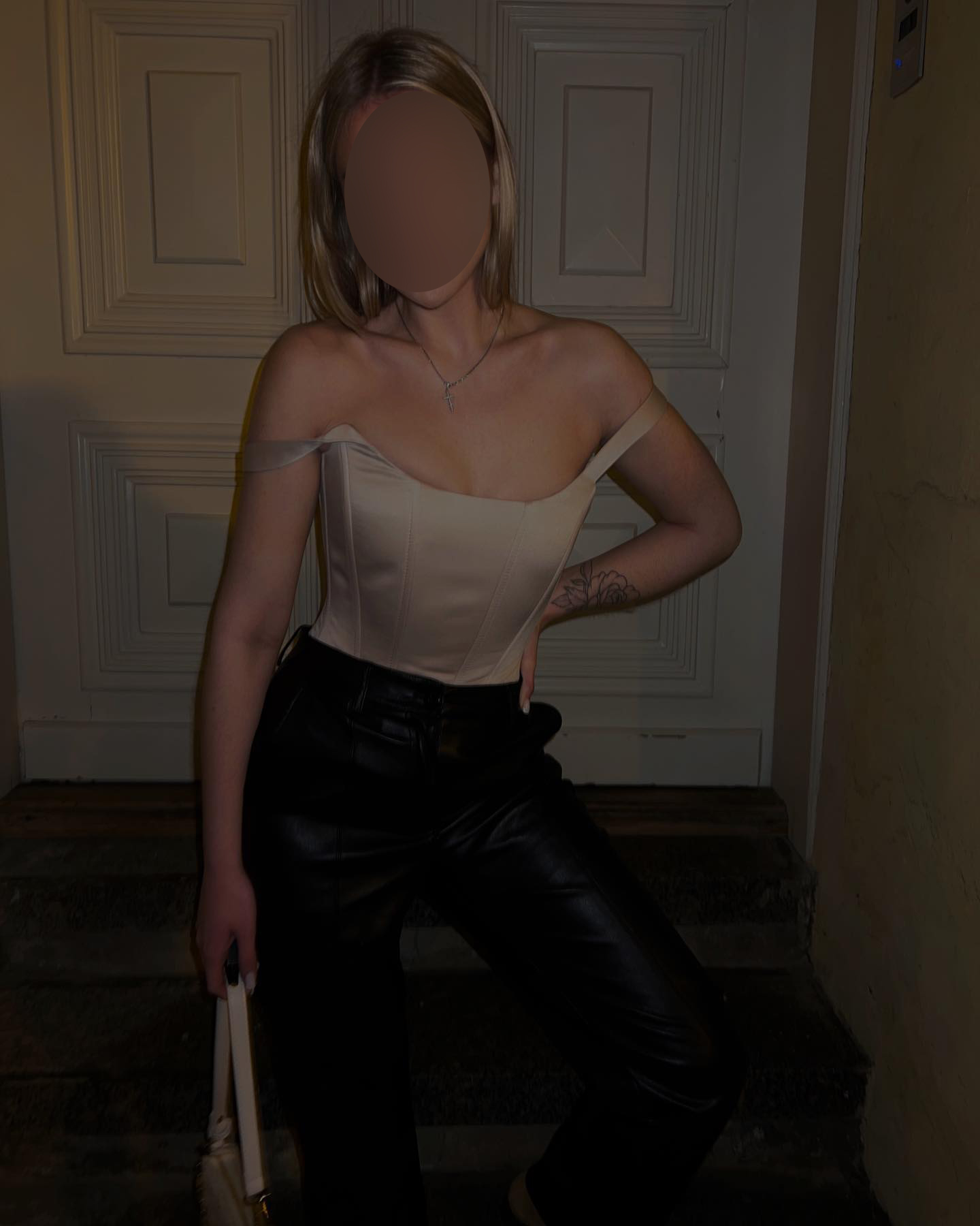 XoXo0Hannah1 Female,Tall,Blonde,Spanish,Nepali